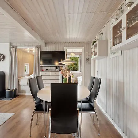 3 Bedroom Lovely Home In Assens *